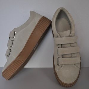 NWT Urban Outfitters Sneaker